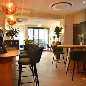 https://day8.topcolognehotels.com